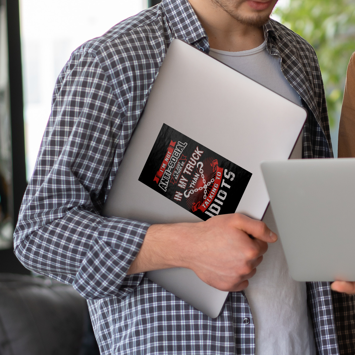 Towing_Sticker_ClearRecSticker_Laptop_V_Mockup.png