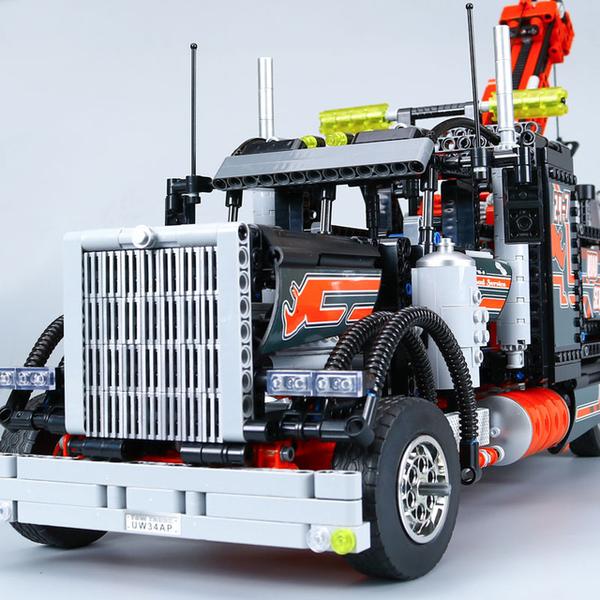 TOW TRUCK MODEL 1877 PCS BUILDING BLOCKS BRICKS