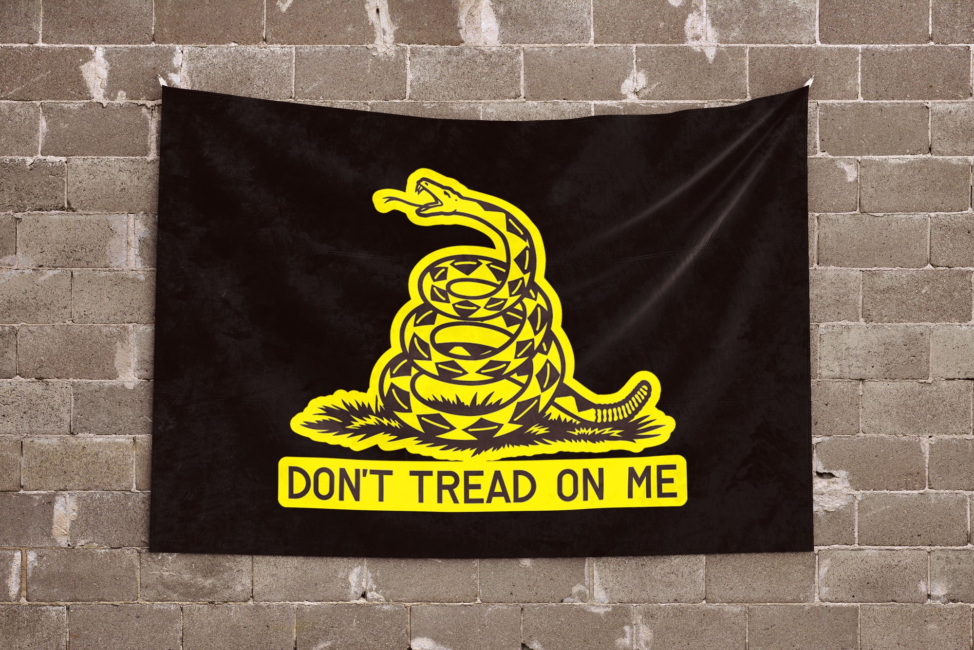 DON'T TREAD ON ME US FLAG